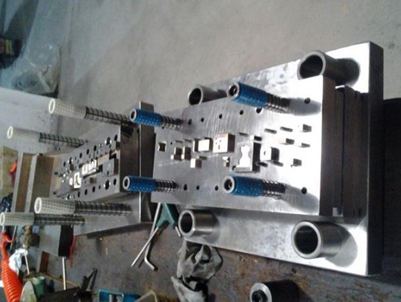 鸡冠模具制造-12